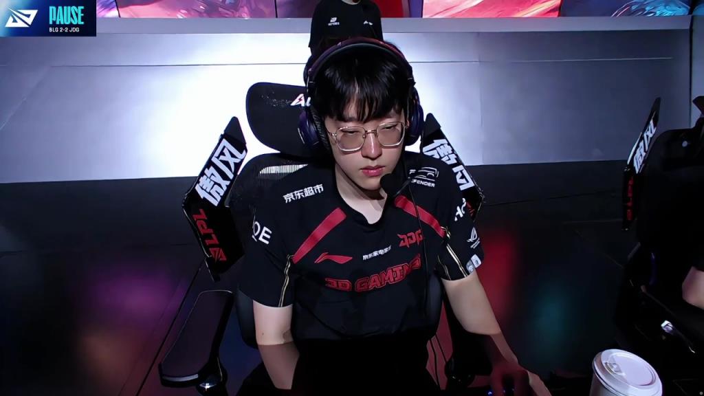 开云-包含Rookie迎来三赛季高光表现，G2球迷沸腾！的词条